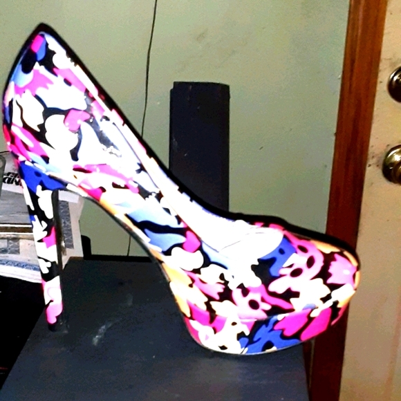 PAIGE Shoes - PAIGE Boho flowered Heels